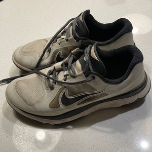Nike mens spikeless golf shoes size 9.5